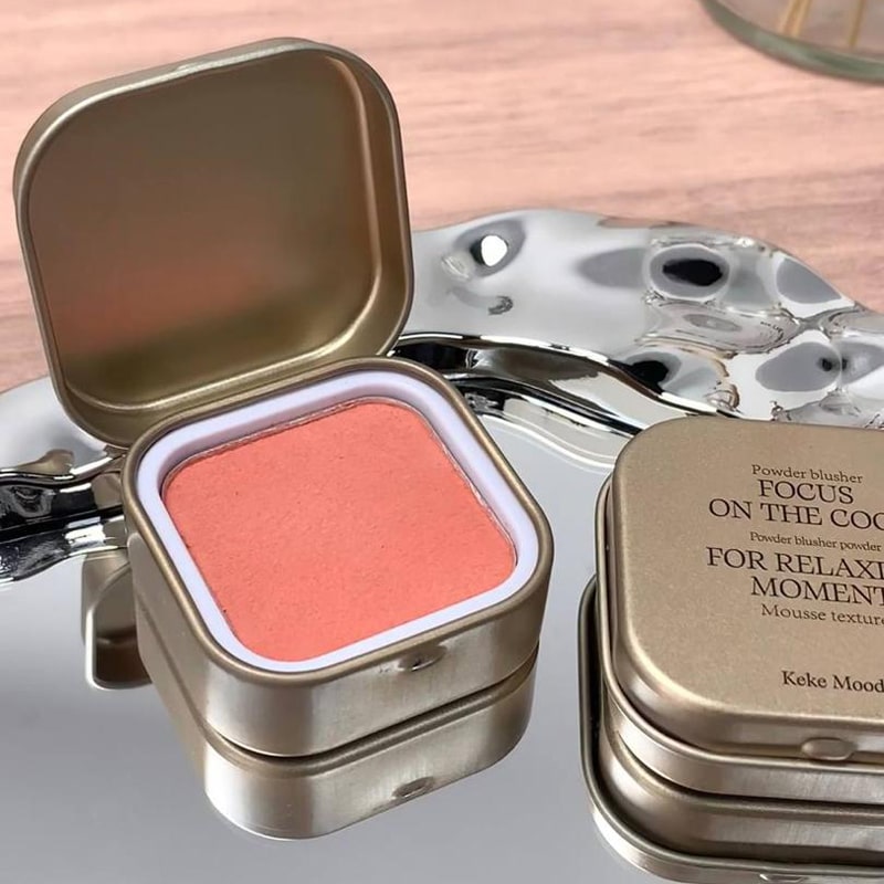 رژگونه موس KekeMood مدل Iron Box با بافت نرم و جلوه طبیعی گونه‌ها